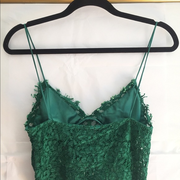 ❌❌SOLD❌❌ Green Zara Woven Crop Tank - Picture 3 of 3